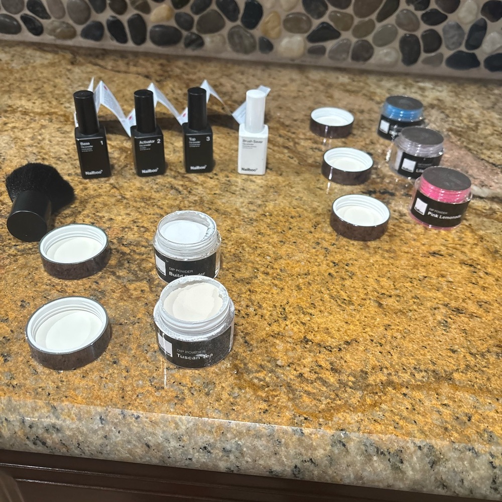 Nail Dipping Powder Set with Black and White Bottles